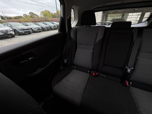 Used 2023 Nissan Rogue SV image 40