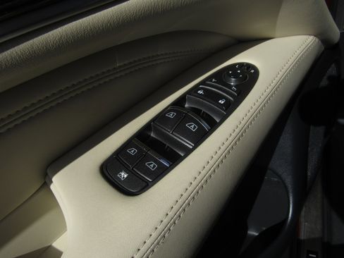 Used 2020 INFINITI QX60 Luxe w/ Essential Package FWD image 24
