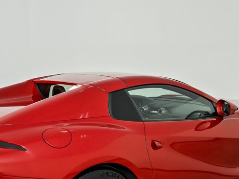 Used 2021 Ferrari 812 GTS image 20