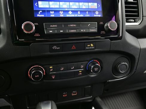 Used 2023 Nissan Frontier SV image 10