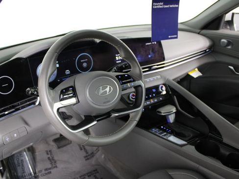 Certified 2024 Hyundai Elantra SEL w/ Convenience Package image 18