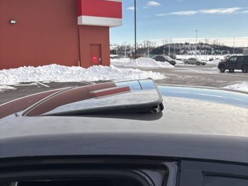 Used 2019 Dodge Charger SXT image 11