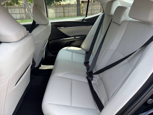 Used 2025 Toyota Camry XLE FWD image 19