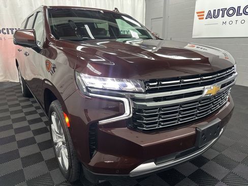 Used 2023 Chevrolet Suburban High Country AWD/4WD image 2