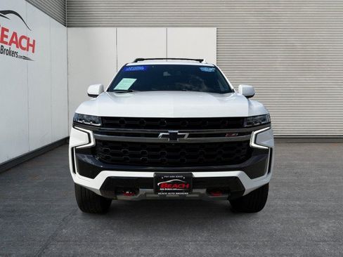 Used 2022 Chevrolet Suburban Z71 w/ Luxury Package AWD/4WD image 5