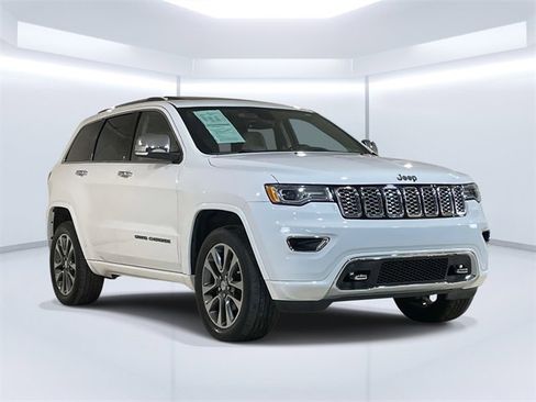Used 2018 Jeep Grand Cherokee Overland image 3