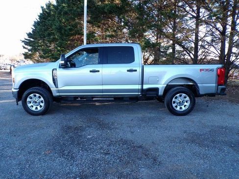 Used 2024 Ford F250 XLT w/ FX4 Off-Road Package image 2