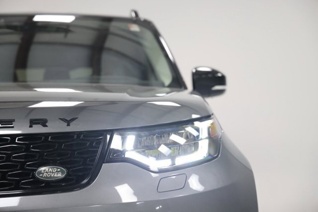 Used 2019 Land Rover Discovery HSE Luxury AWD/4WD image 3