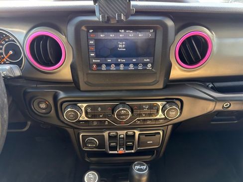 Used 2019 Jeep Wrangler Unlimited Sport AWD/4WD image 25