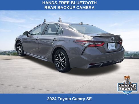 Used 2024 Toyota Camry SE FWD image 3