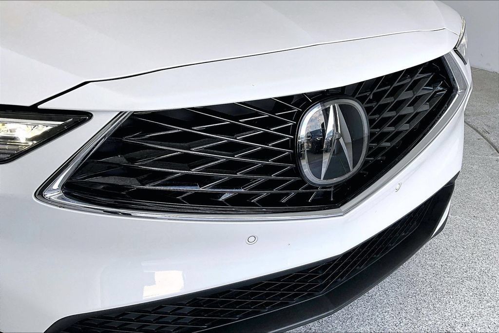 Certified 2026 Acura MDX w/ Technology Package FWD image 36