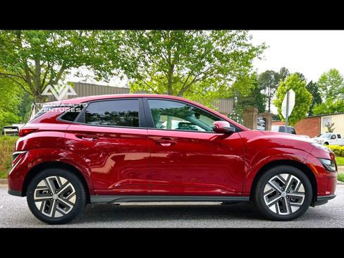 Used 2023 Hyundai Kona SE image 13