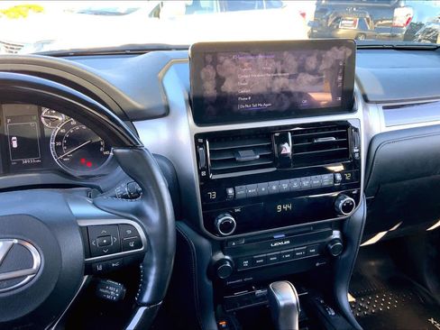 Used 2022 Lexus GX 460 Premium w/ Premium Package image 7