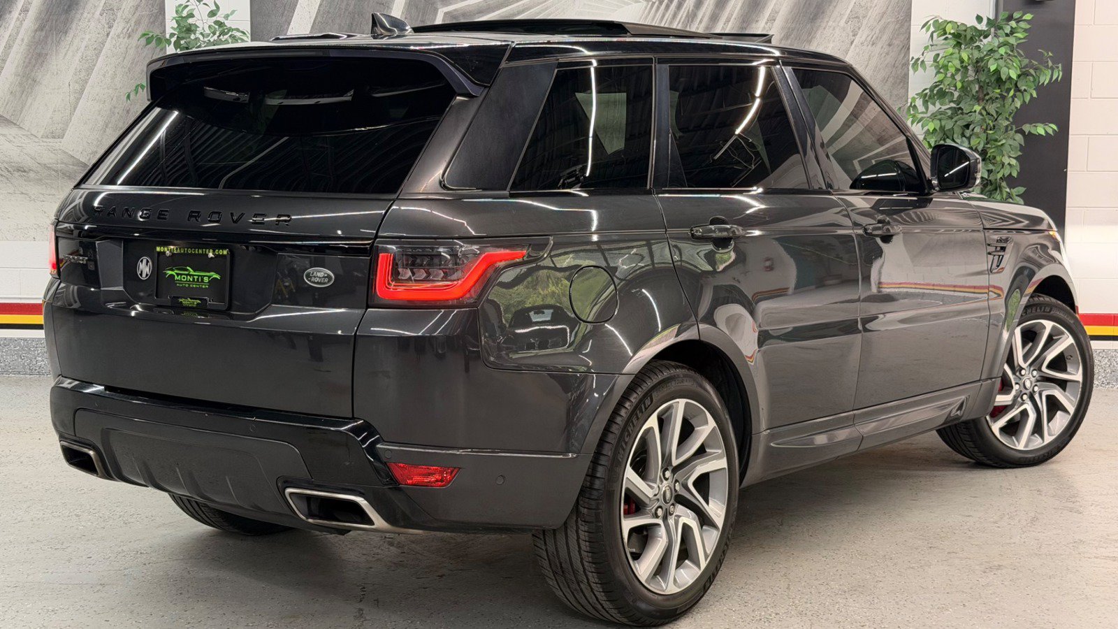 Used 2018 Land Rover Range Rover Sport HSE Dynamic AWD/4WD image 7