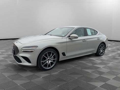 Used 2025 Genesis G70 2.5T image 3
