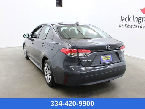 Used 2025 Toyota Corolla LE w/ Convenience Package image 2