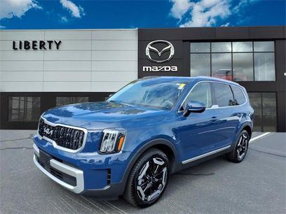 Used 2024 Kia Telluride EX w/ EX Captain's Chair Package