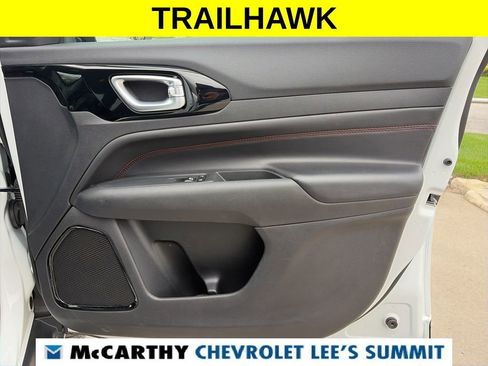 Used 2025 Jeep Compass Trailhawk AWD/4WD image 24
