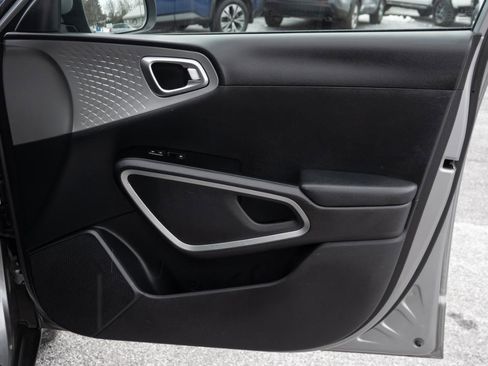 Used 2023 Kia Soul LX w/ Option Group 015 image 30