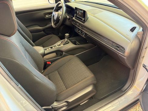 Used 2025 Honda HR-V Sport image 26