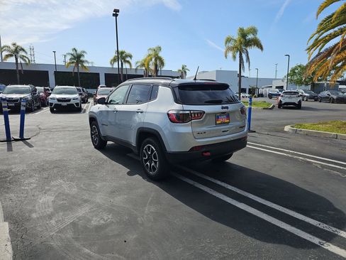 Used 2024 Jeep Compass Trailhawk image 5