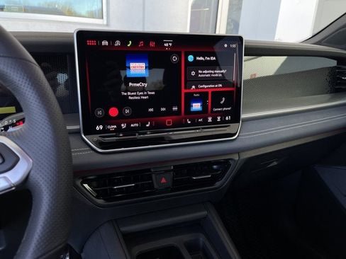 New 2026 Volkswagen Tiguan SE R-Line image 17