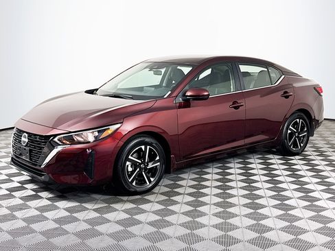 Used 2025 Nissan Sentra SV image 4