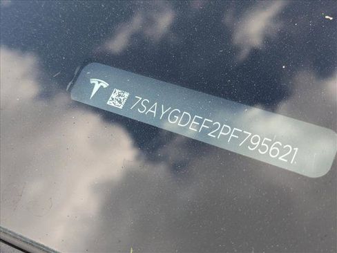 Used 2023 Tesla Model Y Performance image 23