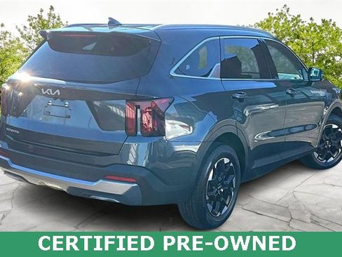 Certified 2025 Kia Sorento S image 2