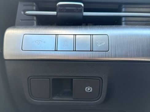 Used 2024 Hyundai Kona SEL image 24