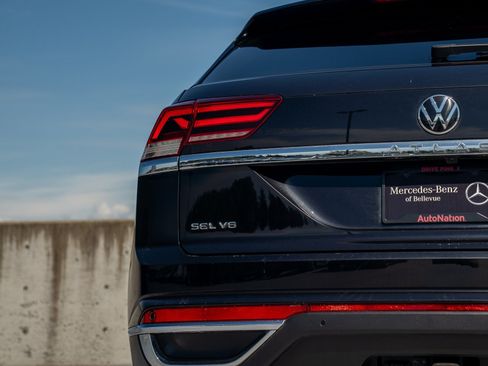 Used 2020 Volkswagen Atlas Cross Sport SEL Premium AWD/4WD image 9