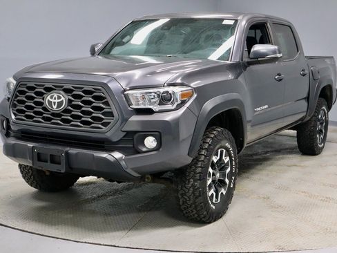 Used 2020 Toyota Tacoma TRD Off-Road w/ Technology Package image 6