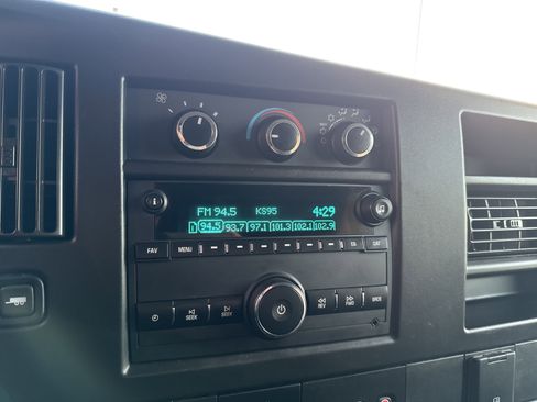 Used 2021 Chevrolet Express 2500 w/ Driver Convenience Package image 21