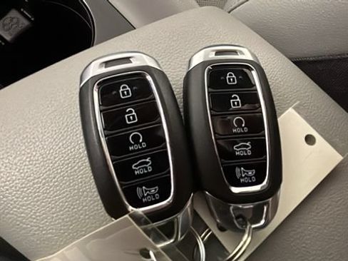 Used 2023 Hyundai Elantra Limited FWD image 20