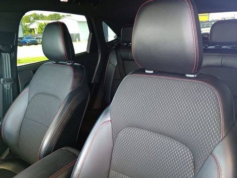 Used 2025 Ford Escape ST-Line w/ Tech Pack #1 FWD image 15
