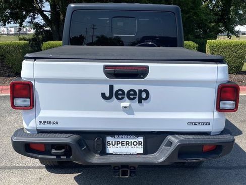 Used 2021 Jeep Gladiator Sport w/ Trailer Tow Package AWD/4WD image 5