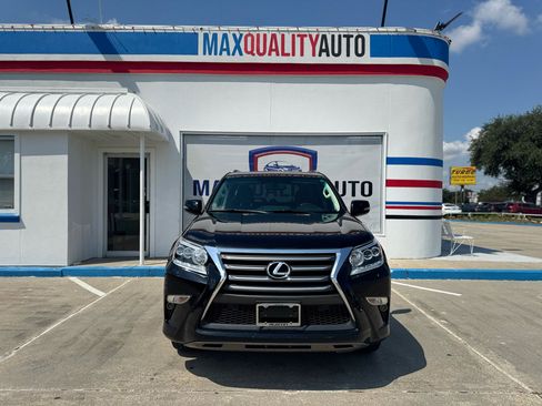 Used 2018 Lexus GX 460 Premium w/ Premium Package image 3