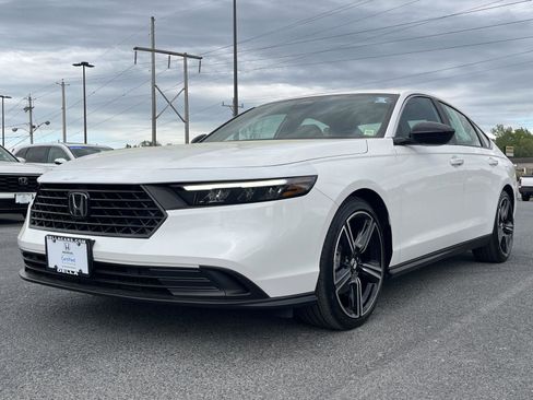 Used 2025 Honda Accord Sport image 11