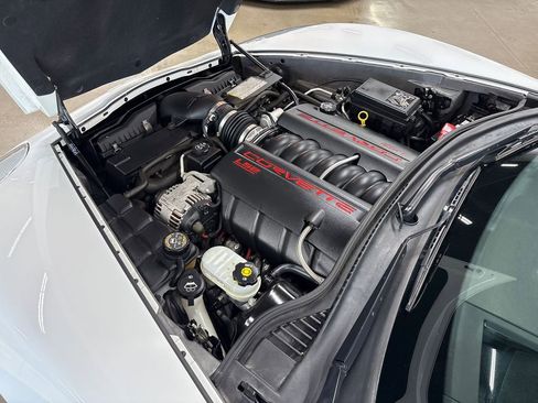 Used 2006 Chevrolet Corvette Coupe w/ Preferred Equipment Group RWD image 60