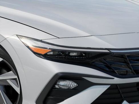 New 2025 Hyundai Elantra Sport image 9