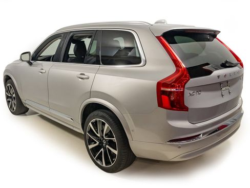 Used 2024 Volvo XC90 B5 Plus image 4