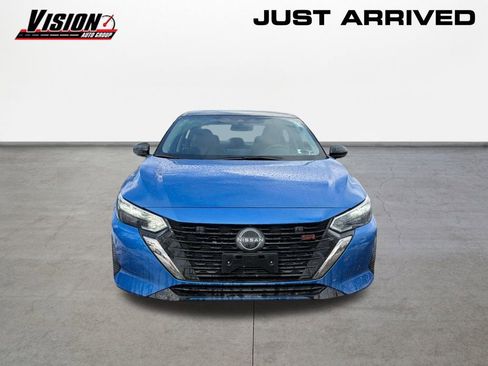 Used 2025 Nissan Sentra SR w/ SR Premium Package image 2