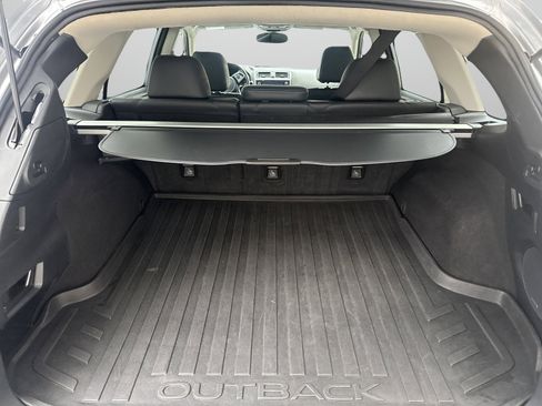 Used 2018 Subaru Outback 3.6R Limited image 9