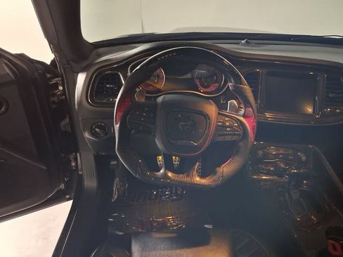 Used 2015 Dodge Challenger SRT Hellcat RWD image 11