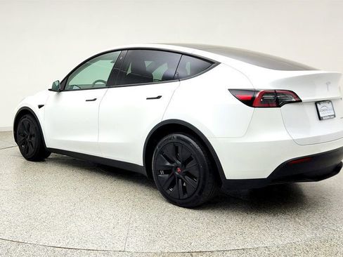Used 2023 Tesla Model Y Long Range AWD/4WD image 7
