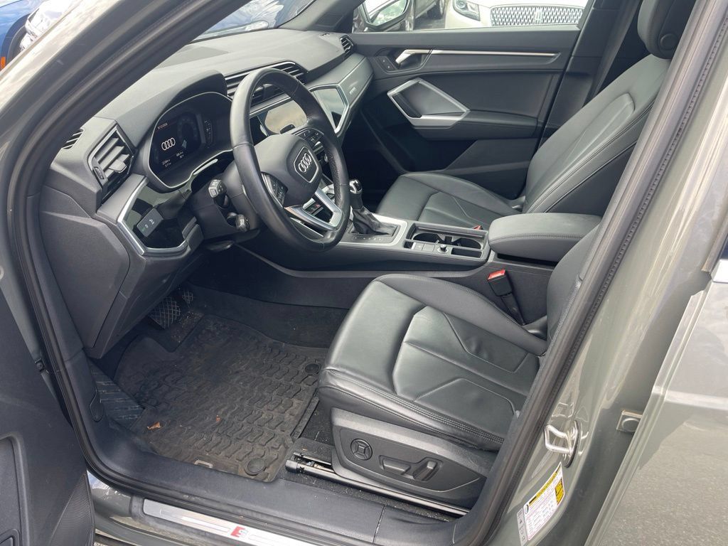 Used 2023 Audi Q3 2.0T Premium Plus w/ Premium Plus Package AWD/4WD image 5