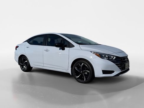 New 2025 Nissan Versa SR w/ Trunk Package image 8