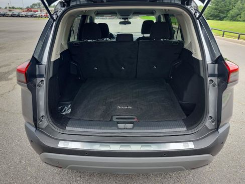 Used 2023 Nissan Rogue SV FWD image 9