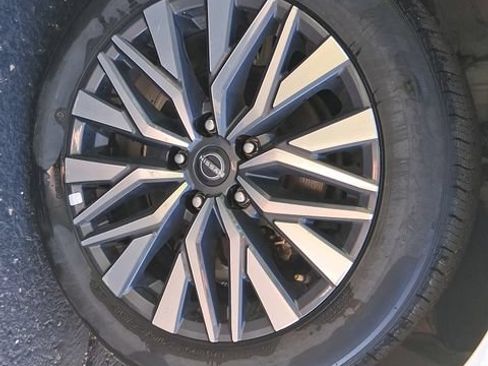 Used 2025 Nissan Altima 2.5 SV AWD/4WD image 8