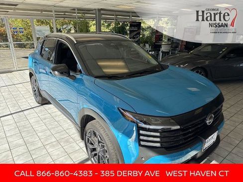 Certified 2025 Nissan Kicks SR image 5